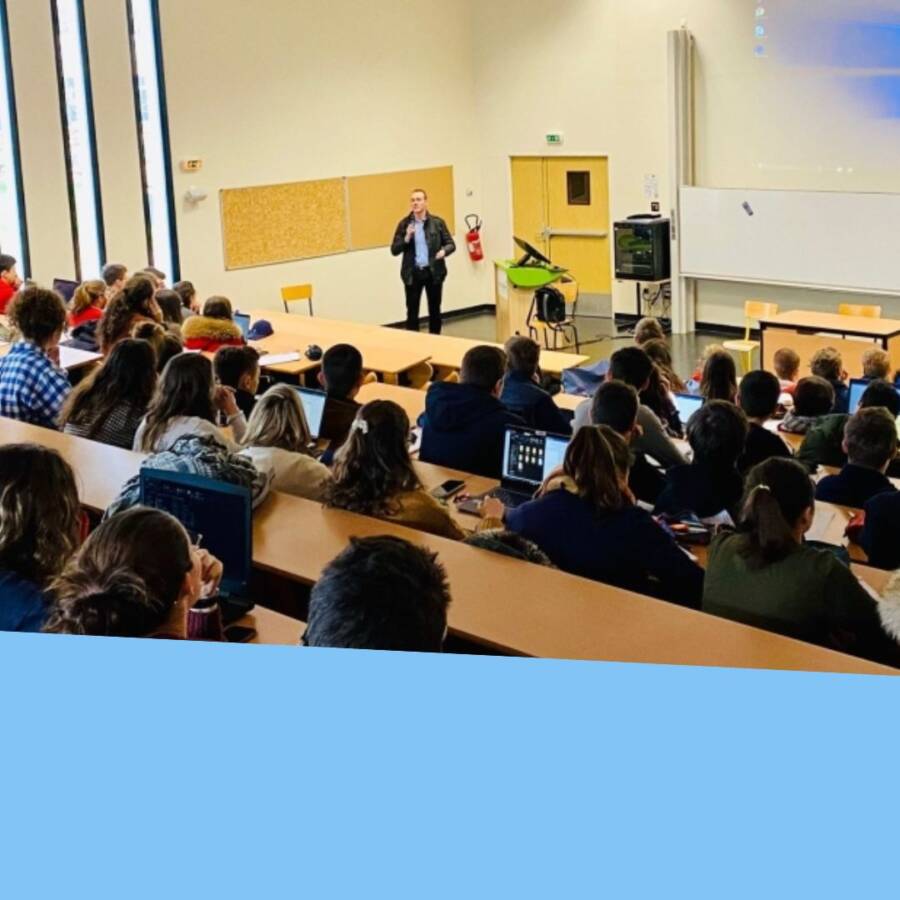 Egy mosolynyi hála az előadóterem mögé