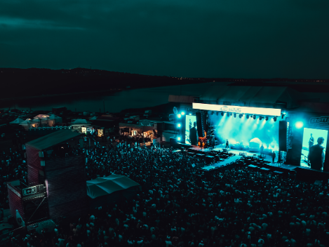 Nagyobb busz, új app és zenei helyszínek? – mi változik az idei EFOTT-on