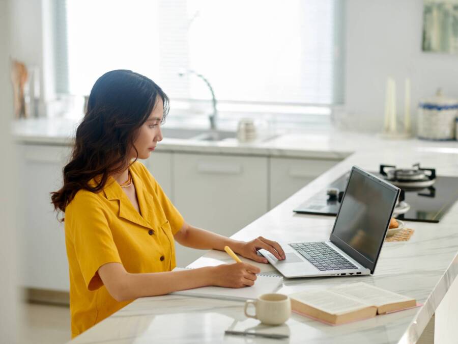 3 tipp, hogy időben elkészülj a szakdogával